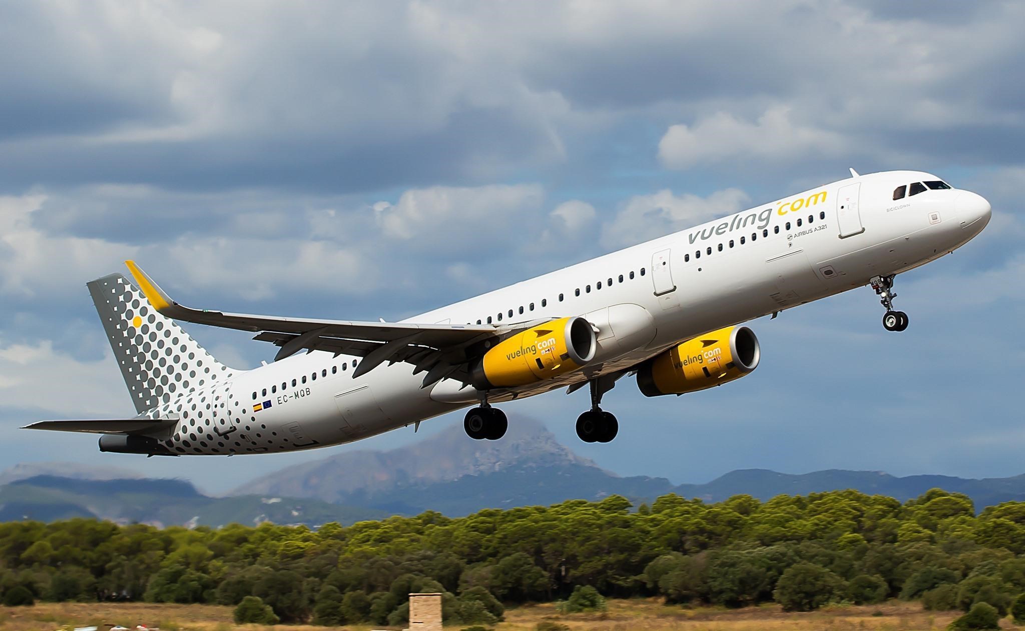 Vueling launches first-ever Paris-Orly service from  Belfast International Airport
